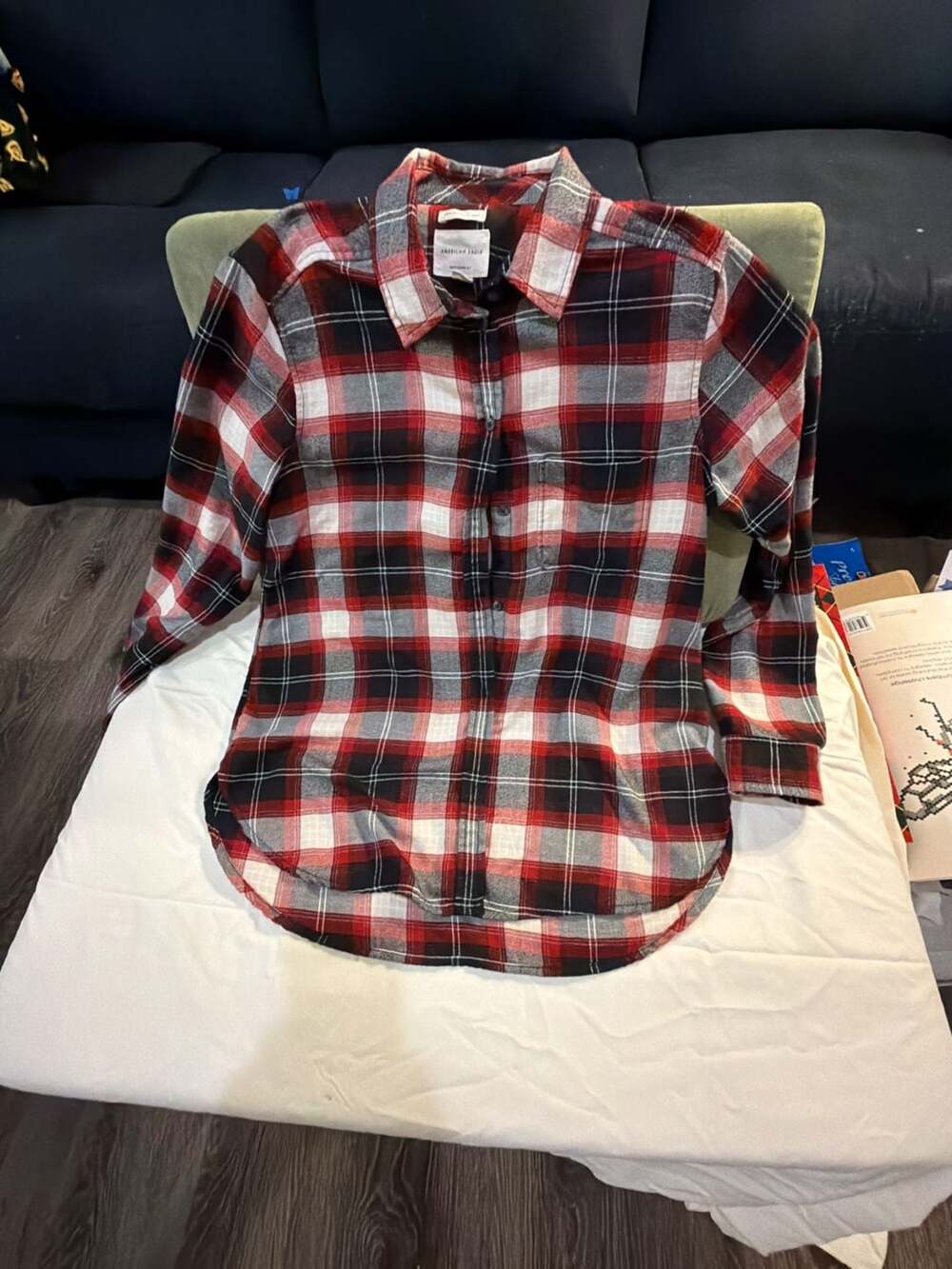 American Eagle Boyfriend Fit Plaid Flannel Shirt Size M Red Black White